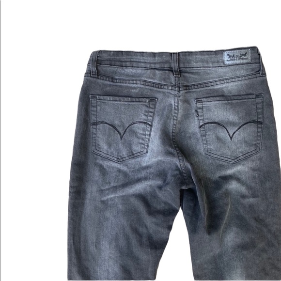 Levi’s Grey Distressed Acid Wash Skinny Jeans - Picture 8 of 13